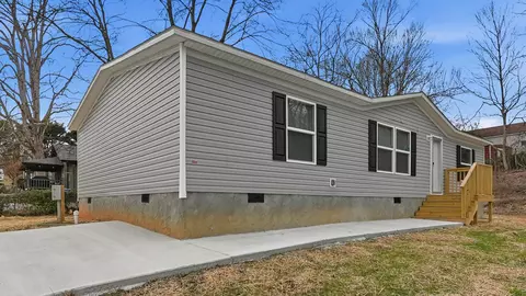 1003 Magnolia St, Rossville, GA 30741