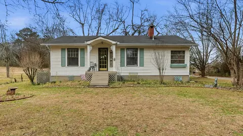 5429 School Dr, Hixson, TN 37343