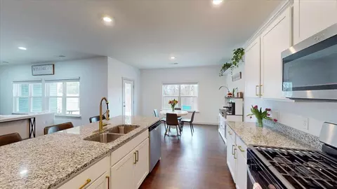 Kitchen - 5859 Prickly Loop, Ooltewah, TN 37363 photo 3 of 4