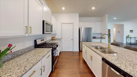 Kitchen - 5859 Prickly Loop, Ooltewah, TN 37363 photo 4 of 4