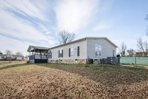 275 Falcon Cir, Chatsworth, GA 30705