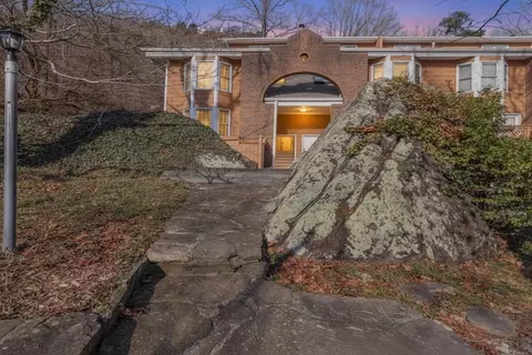 557 Winterview Ln, Chattanooga, TN 37409