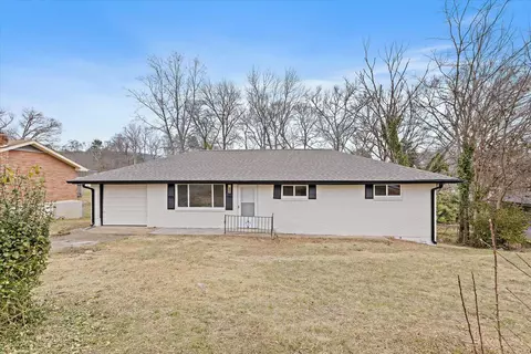 732 Roberta Dr, Rossville, GA 30741