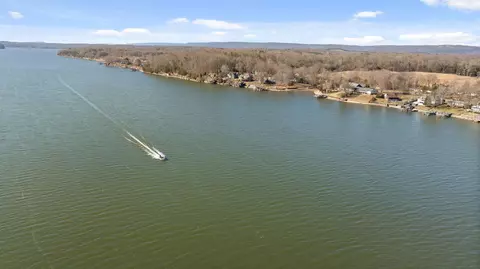 2296 N Shore Acres Rd, Soddy Daisy, TN 37379