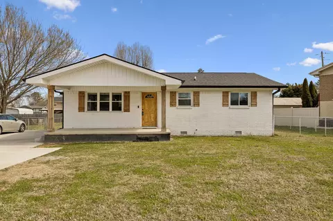 697 Cross St, Rossville, GA 30741