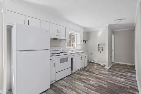 Kitchen - 3950 S Dixie Rd, Dalton, GA 30721 photo 1 of 5