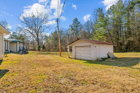 Exterior - 3950 S Dixie Rd, Dalton, GA 30721 photo 11 of 16