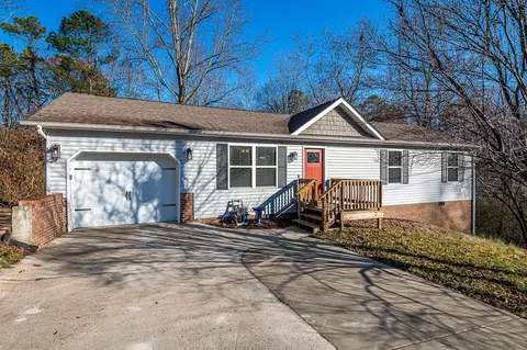 27 Berry Cir, Ringgold, GA 30736