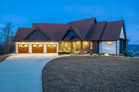 190 Hovering Hawk Dr, Jasper, TN 37347