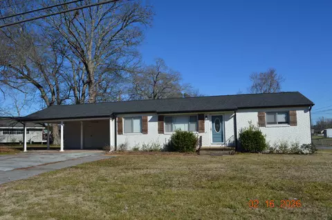 385 Cross St, Rossville, GA 30741