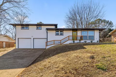 1636 Green Hill Dr, Hixson, TN 37343