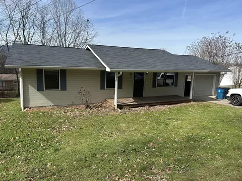 403 Missionary Ave, Rossville, GA 30741