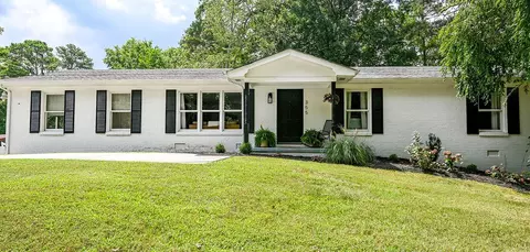 355 Apache Trl NW, Cleveland, TN 37312