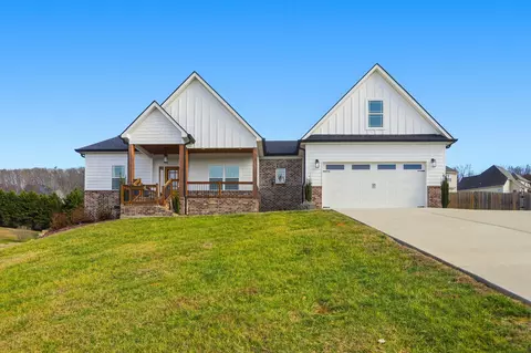 80 Play House Dr, Ringgold, GA 30736