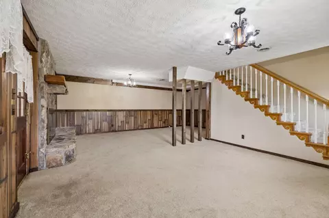 Living - 428 Dodd Rd, Ringgold, GA 30736 photo 2 of 8