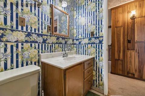 Bath - 428 Dodd Rd, Ringgold, GA 30736 photo 2 of 4