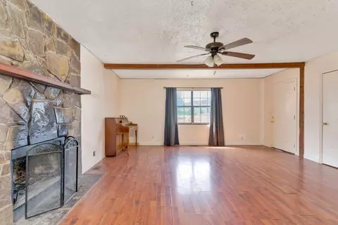 Living - 5111 Mark Brown Rd NE, Dalton, GA 30721 photo 3 of 3