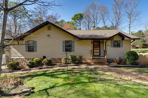 1819 Pine Needles Trl, Chattanooga, TN 37421