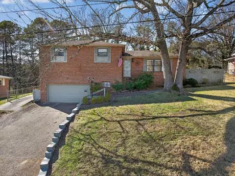 171 Diane Ln, Fort Oglethorpe, GA 30742