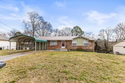 1306 Fernwood Dr, Lafayette, GA 30728