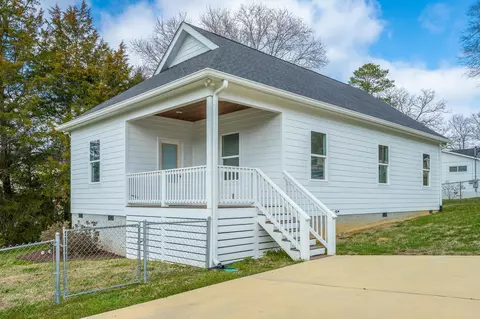 9443 Williams St, Soddy Daisy, TN 37379