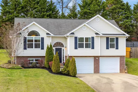 8121 Zoe Dr, Ooltewah, TN 37363