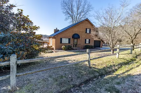 7 Broadway St, Rossville, GA 30741