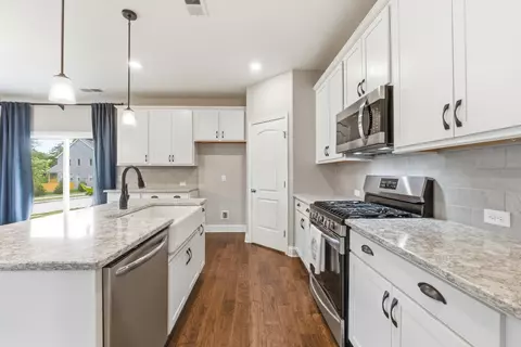 Kitchen - 1483 Buttonwood Loop, Chattanooga, TN 37421 photo 3 of 5