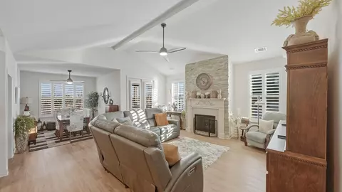 585 Nature Trl, Soddy Daisy, TN 37379