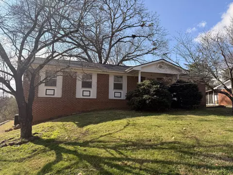 1246 Thomas Ln, Hixson, TN 37343