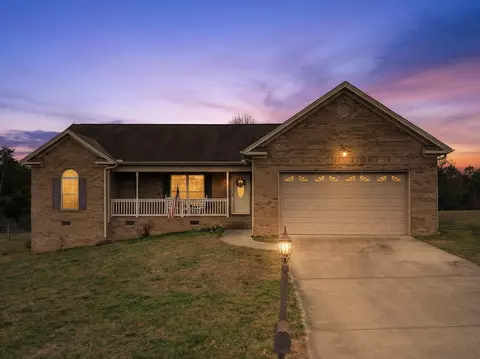9829 Falcon Crest Dr, Ooltewah, TN 37363