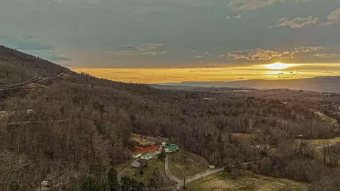 434 Valley Brook Trl, Whitwell, TN 37397