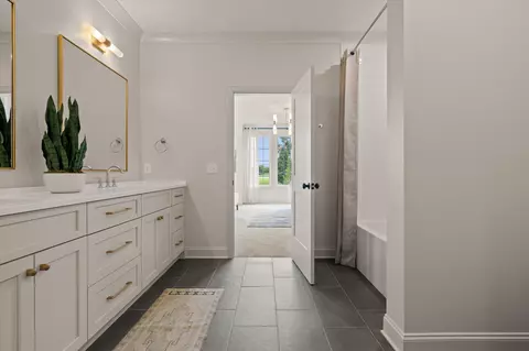 Bath - 1890 Dawson Cir, Chattanooga, TN 37421 photo 4 of 7