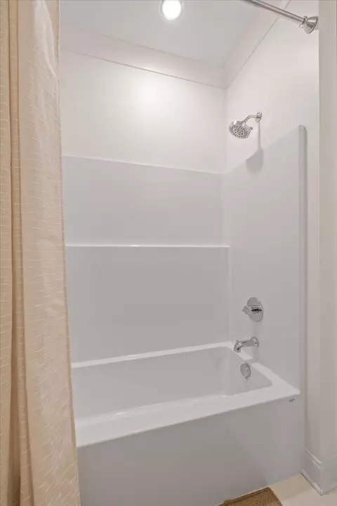 Bath - 1890 Dawson Cir, Chattanooga, TN 37421 photo 7 of 7