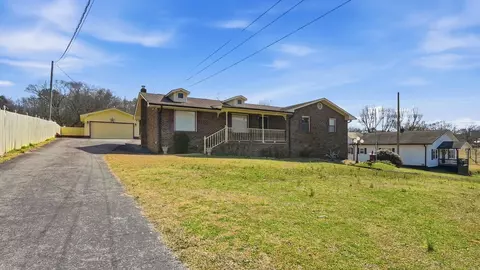 568 S Elm St, Whitwell, TN 37397