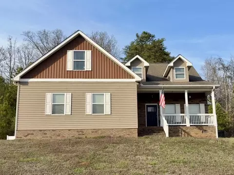 145 Bell Lake Dr, Trenton, GA 30752