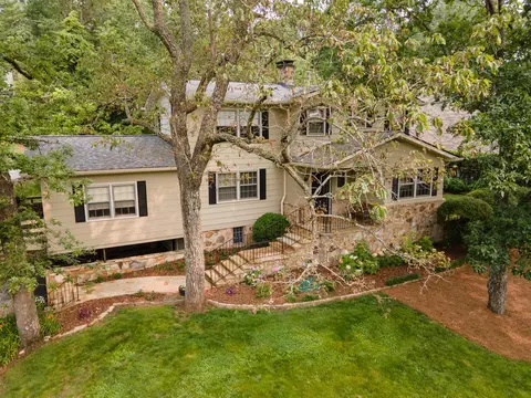 504 Fleetwood Dr, Lookout Mountain, TN 37350
