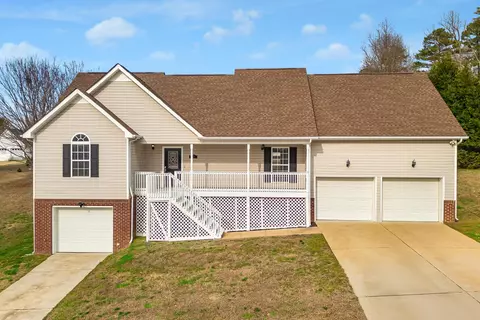 405 Classic Dr, Soddy Daisy, TN 37379