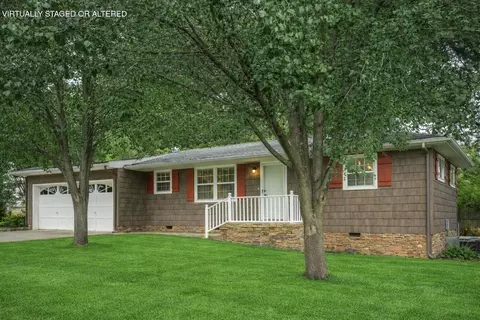 8323 Oak Dr, Chattanooga, TN 37421