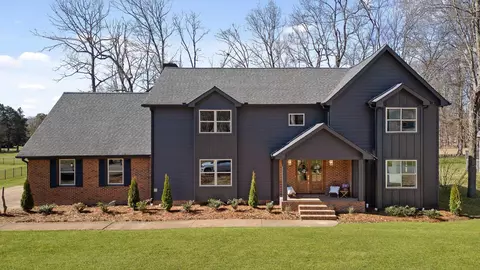 1307 Windbrook Ln, Hixson, TN 37343