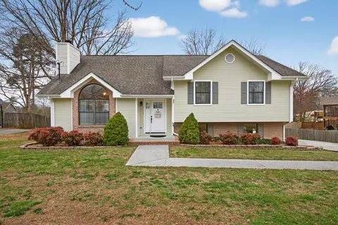 141 Debbie Ln, Ringgold, GA 30736