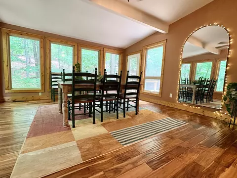 Dining - 1286 Oglethorpe Mountain Rd, Jasper, GA 30143 photo 1 of 2