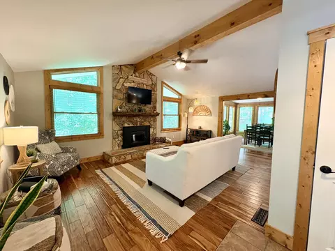 Living - 1286 Oglethorpe Mountain Rd, Jasper, GA 30143 photo 1 of 3