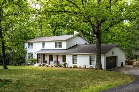91 Carriage Hl, Signal Mountain, TN 37377