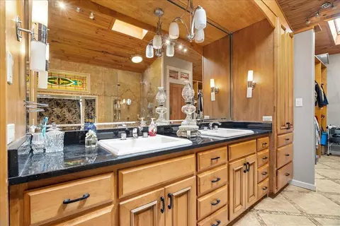 Bath - 38 Alabama St, Cave Spring, GA 30124 photo 2 of 12