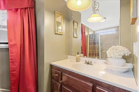 Bath - 38 Alabama St, Cave Spring, GA 30124 photo 10 of 12