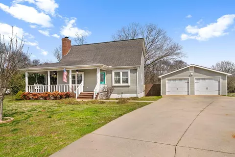 106 Elm St, Chatsworth, GA 30705