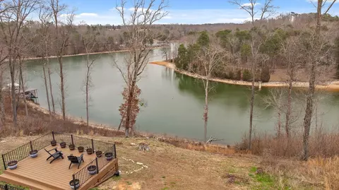 1809 River Breeze Dr, Soddy Daisy, TN 37379