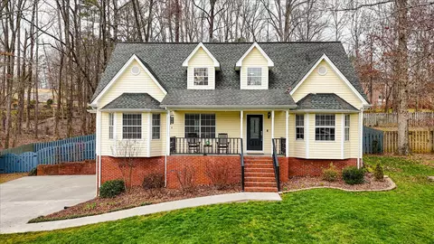 10075 Larkspur Dr, Ooltewah, TN 37363