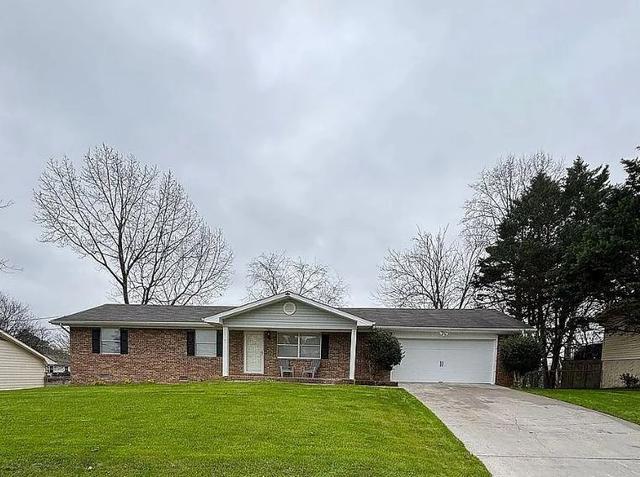 5432 Village Garden Dr, Ooltewah, TN 37363